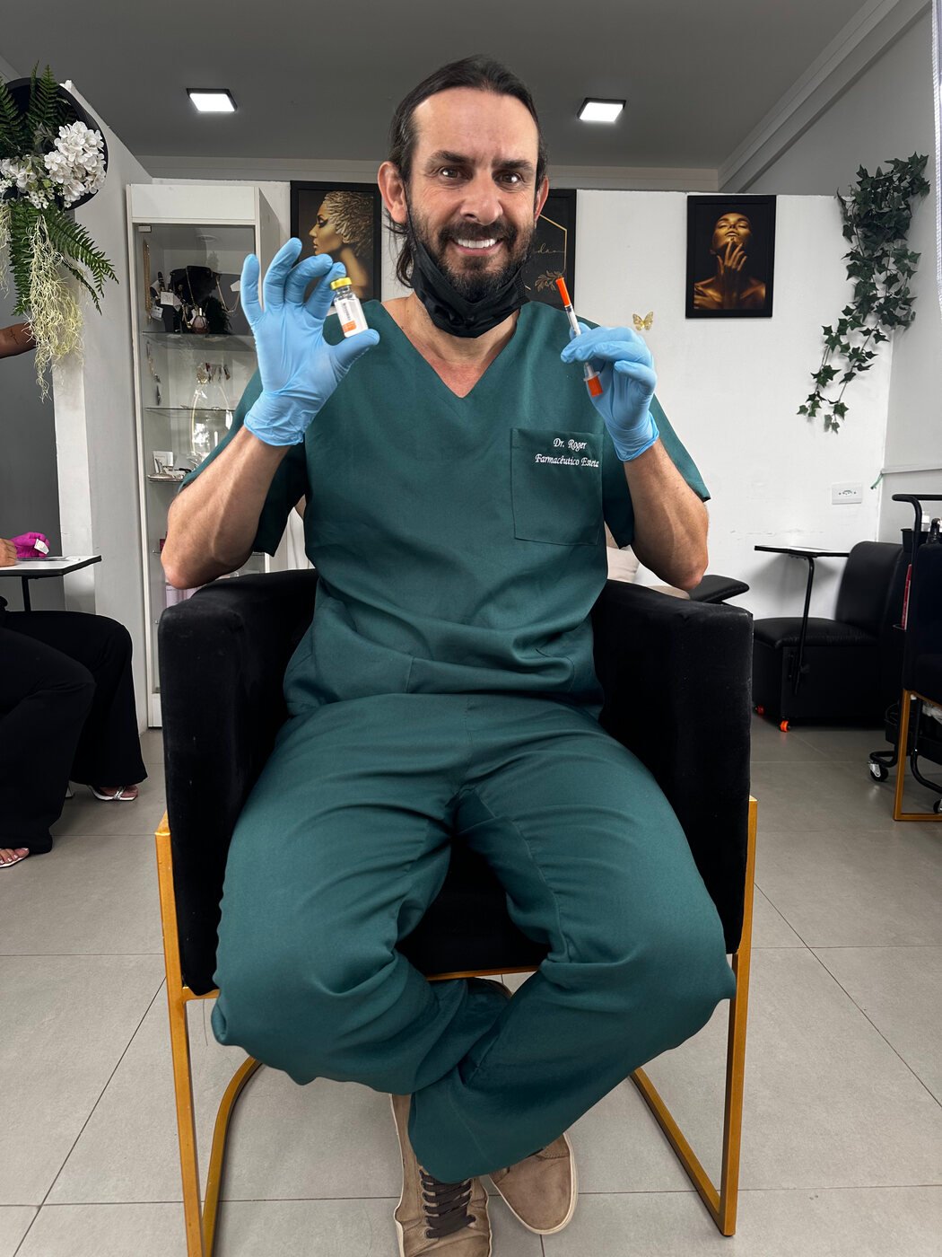 Dr. Roger — Farmacêutico Esteta